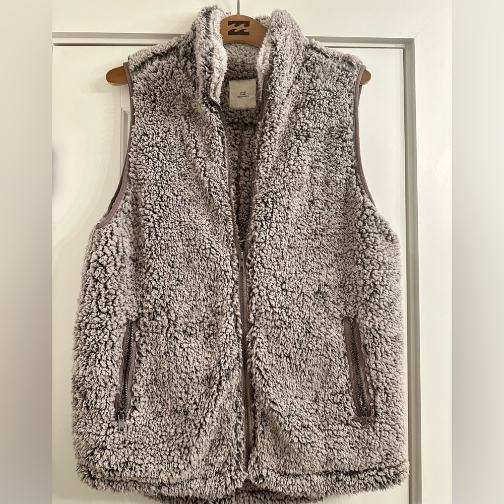 Women’s Thread + Supply Vest Size Large